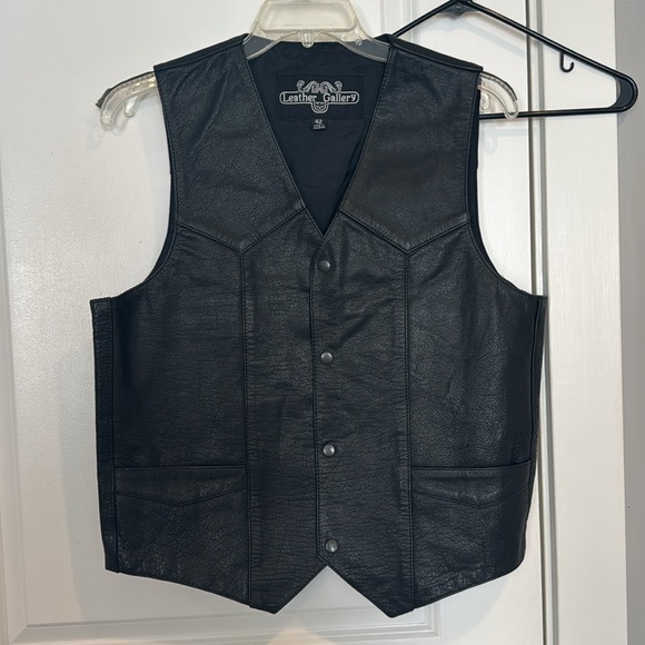 Leather Gallery Black Moto Biker Western leather vest 42R - Picture 2 of 9